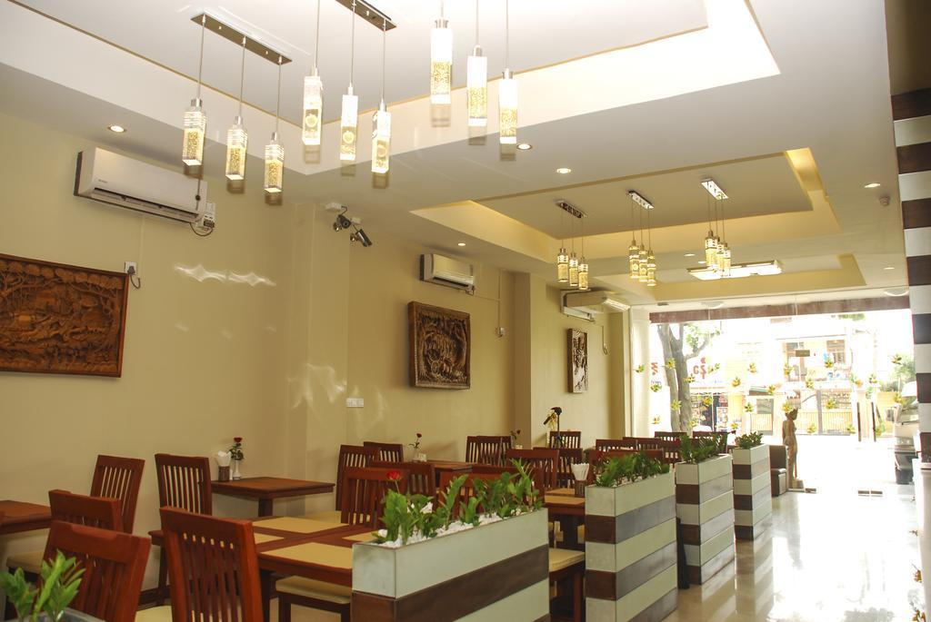 Pleasure View Hotel Yangon Bagian luar foto