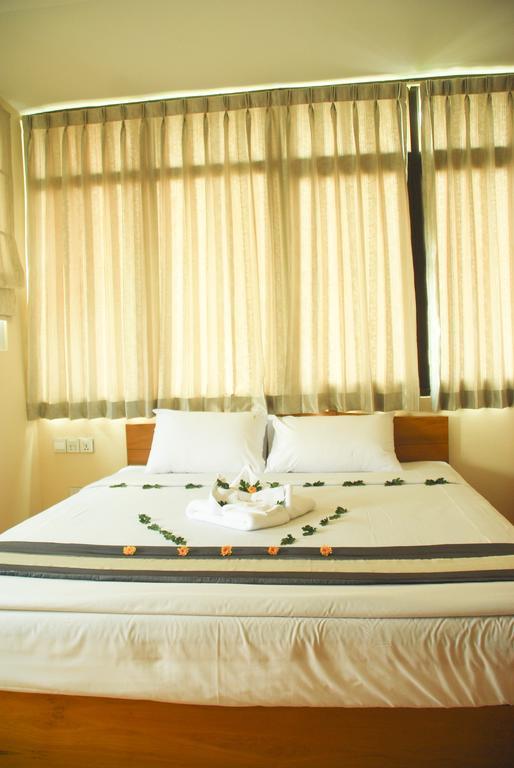 Pleasure View Hotel Yangon Bagian luar foto