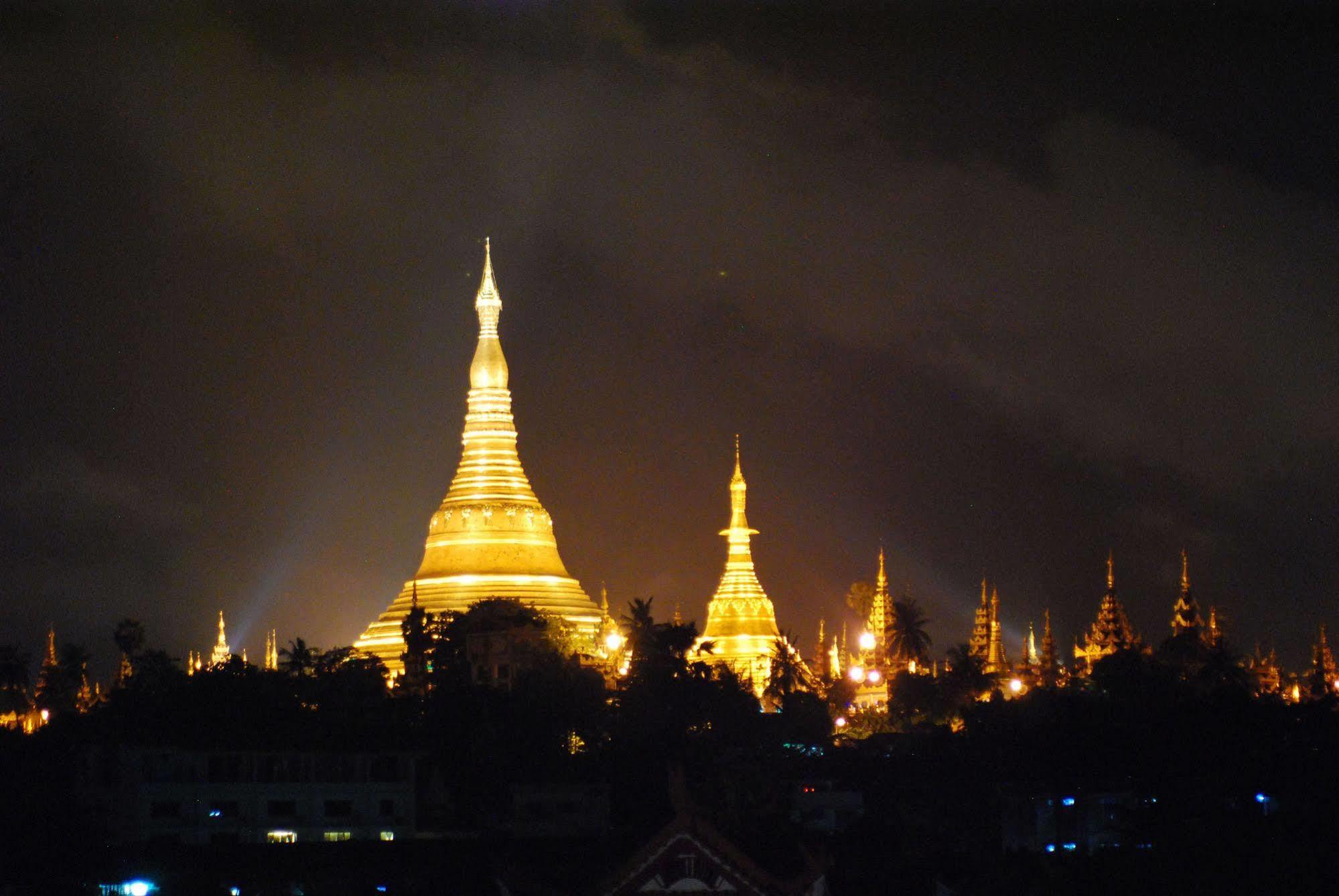 Pleasure View Hotel Yangon Bagian luar foto