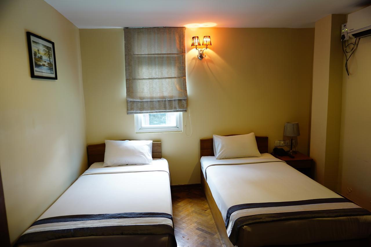 Pleasure View Hotel Yangon Bagian luar foto