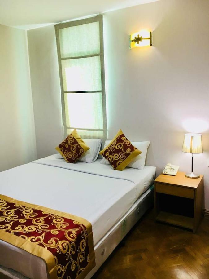 Pleasure View Hotel Yangon Bagian luar foto