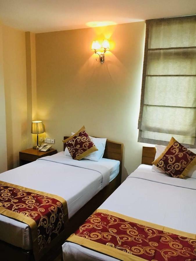 Pleasure View Hotel Yangon Bagian luar foto